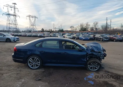 2018 Volkswagen Passat 2.0T R-Line/2.0T S z USA, uszkodzony, nr VIN 1VWAA7A3XJC045690